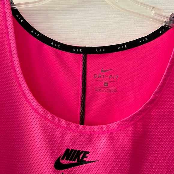 Nike Air Dri-Fit Running Top 🏃‍♀️💖🖤 - Picture 2 of 5
